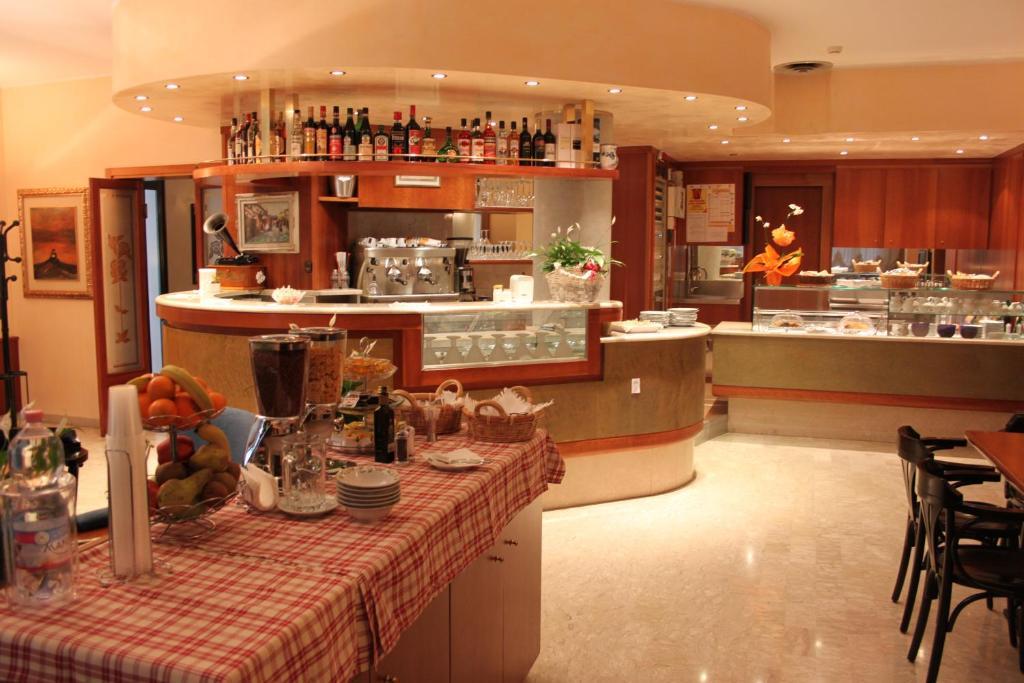 Hotel Rosa Abano Terme Buitenkant foto